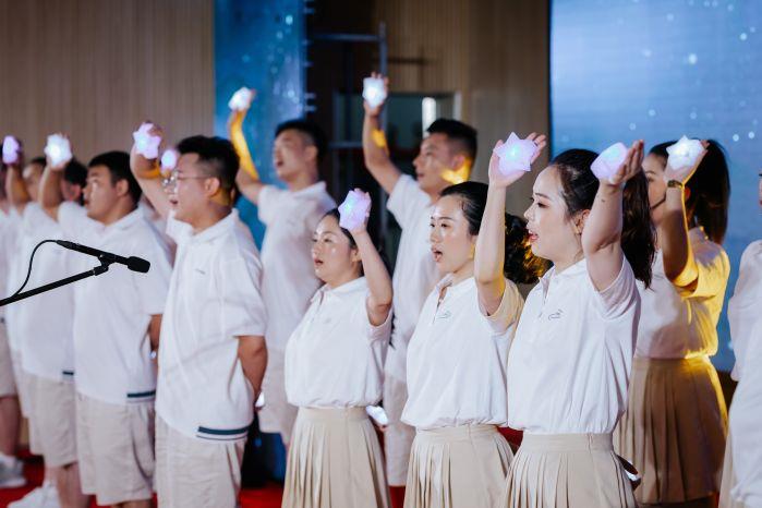 20、《夜空中最亮的星》云南分公司 20、《夜空中最亮的星》云南分公司